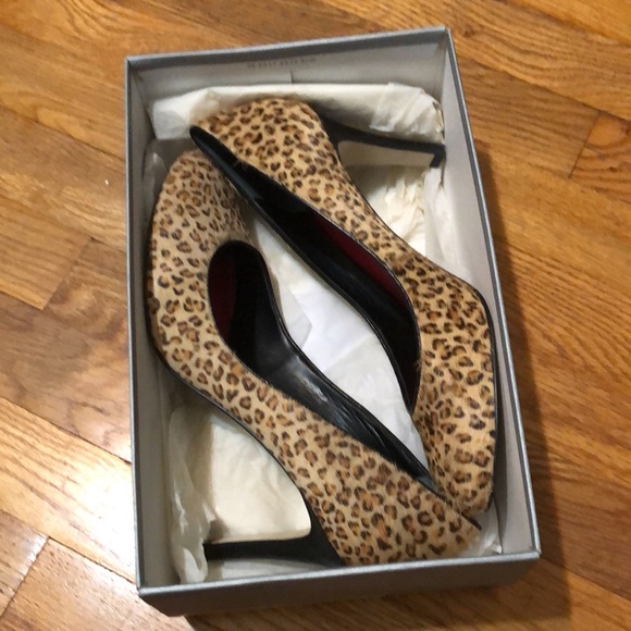 Nine West leopard print (hair-see pics) heals, 8.5 - Picture 13 of 14